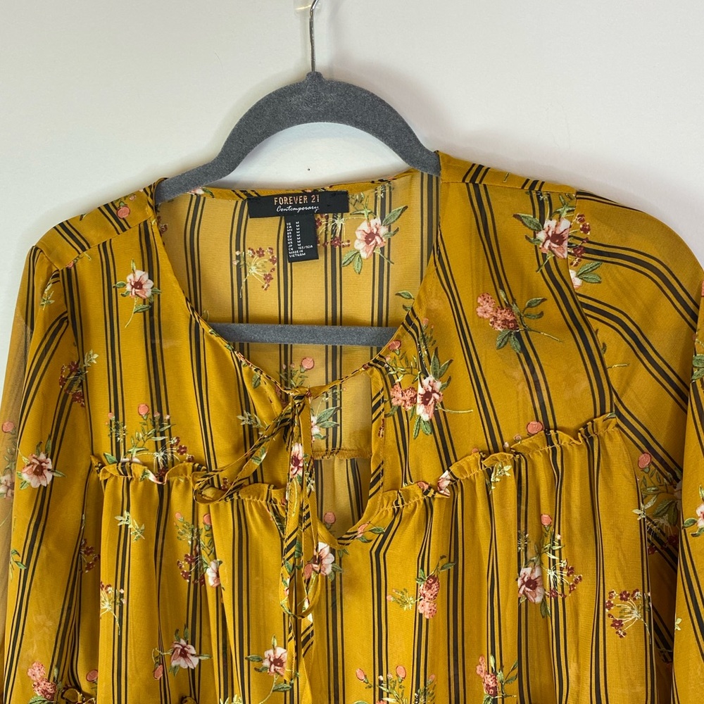 Forever 21 Floral Bell Sleeve Peasant Blouse - Picture 4 of 5